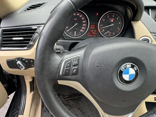 BMW X1 xDrive28i High Executive 2014 Benzine 14