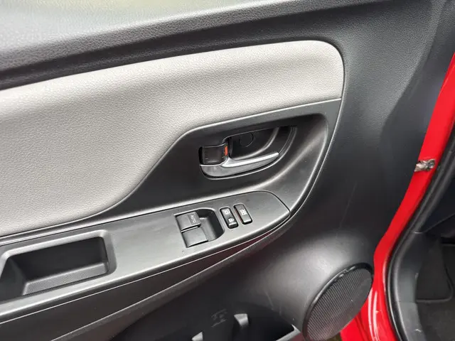 Toyota Yaris 1.0 VVT-i Comfort 2018 Benzine 9