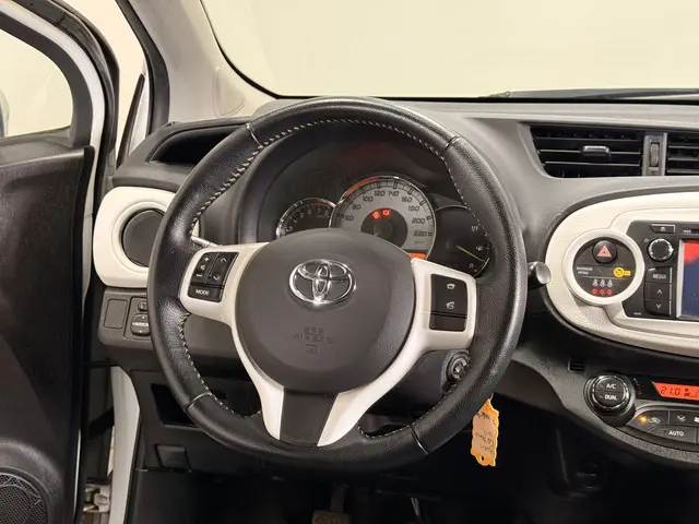 Toyota Yaris 1.0 VVT-i Trend 2013 Benzine 13