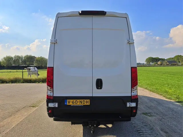 Iveco Daily 35S14V 2.3 352L H2 2022 Diesel 4