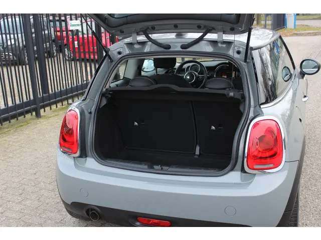 MINI One Mini 1.5 First Salt, Navigatie! 2018 Benzine 10