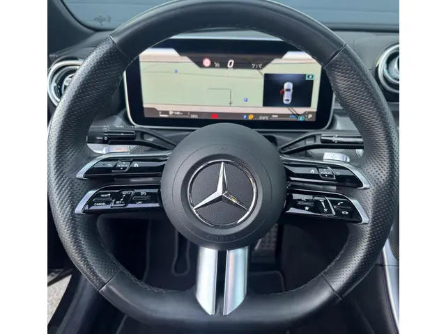 Mercedes-Benz C-Klasse 200 AMG Line 2023 Benzine 19