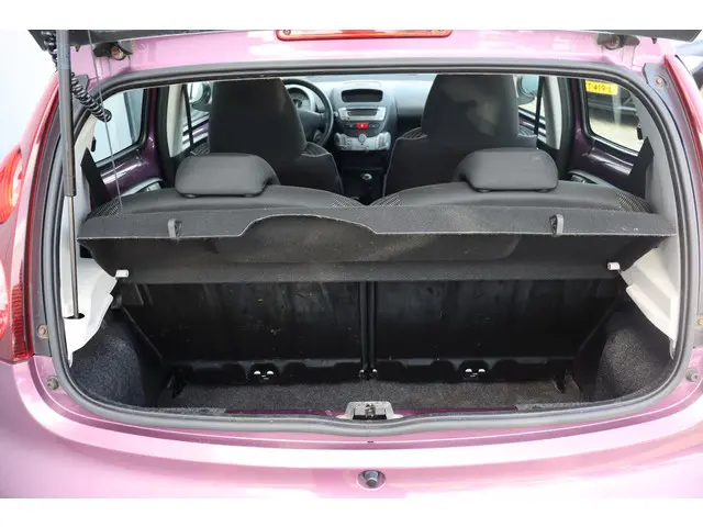 Peugeot 107 1.0 Active 2012 Benzine 16