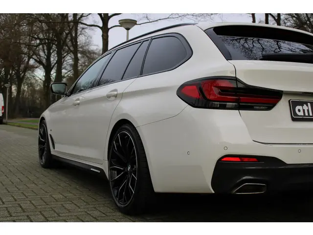 BMW 5 Serie Touring 520i 2022 Benzine 5