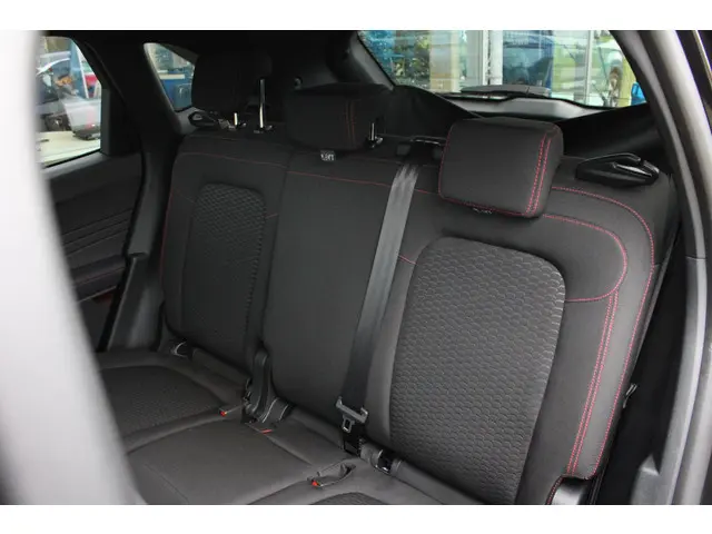 Ford Kuga 2.5 FHEV ST-Line 2024 Hybride Benzine 11