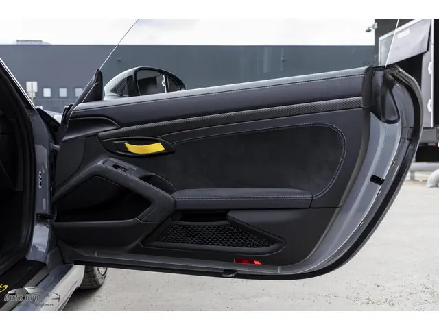 Porsche 718 GT4 RS 2022 Benzine 36
