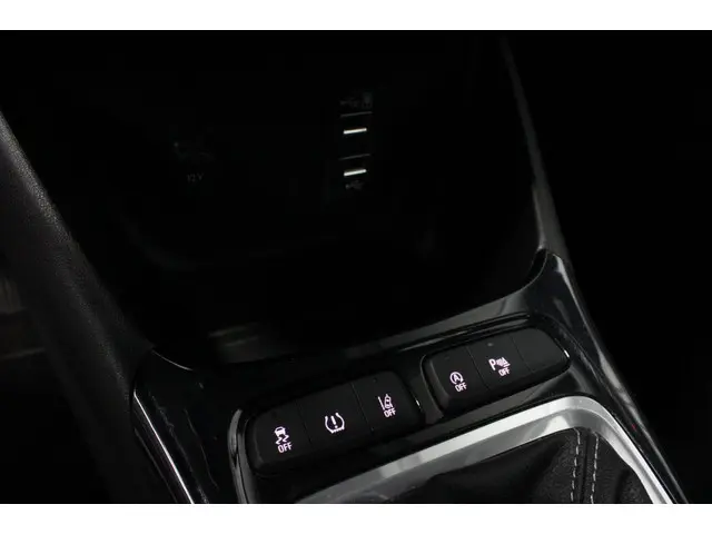 Opel Crossland X 1.2 Turbo Online Edition 2017 Benzine 24