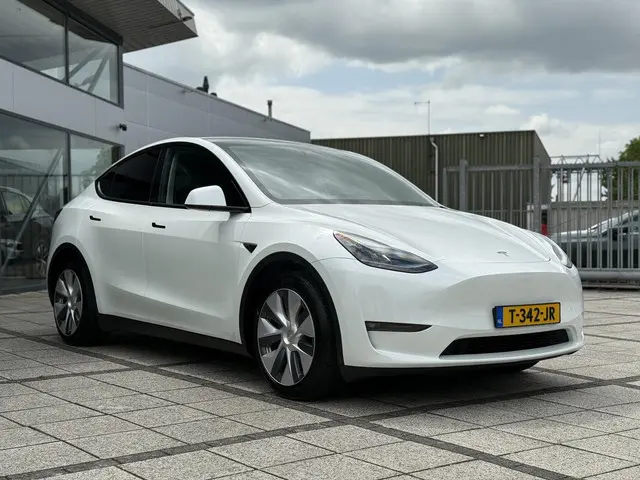 Tesla Model Y Long Range Dual AWD 2023 Elektrisch 7