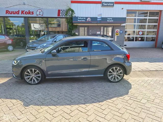Audi A1 1.0 TFSI ADVANCE navi/s-line pakket 2018 Benzine 2