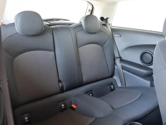 MINI 3-Deurs Cooper 2021 Benzine 10