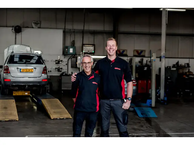 Fiat 500 1.0 Hybrid Hey Google 2021 Benzine 28