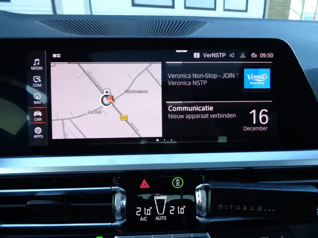 BMW 3 Serie 330i High Executive 2020 Benzine 14