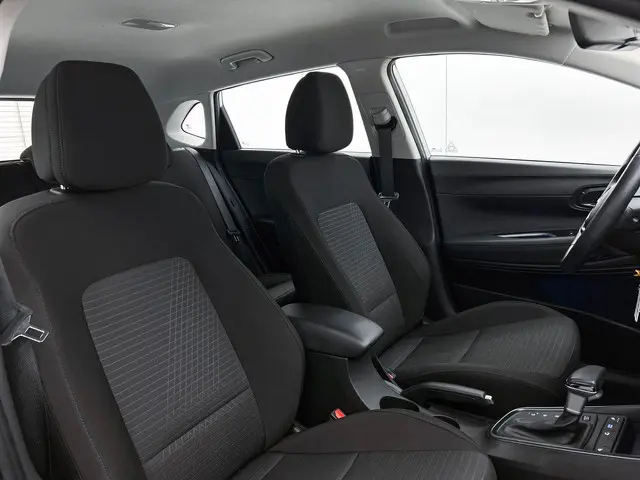 Hyundai i20 1.0 T-GDI 48V 120PK COMFORT 2023 Benzine 36