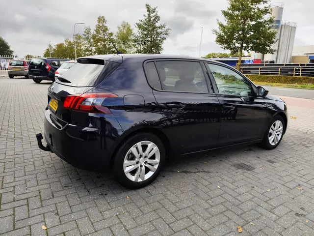 Peugeot 308 1.5 BlueHDi Blue Lease Executive 2019 Diesel 5