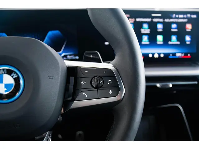 BMW X1 xDrive25e 2025 Hybride Benzine 38