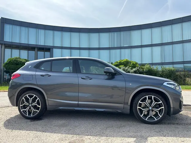 BMW X2 SDrive20i M-Sport High Executive 2020 Benzine 7