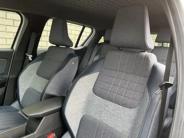 Renault 4 Comfort Range Techno 52 kWh 2026 Elektrisch 32