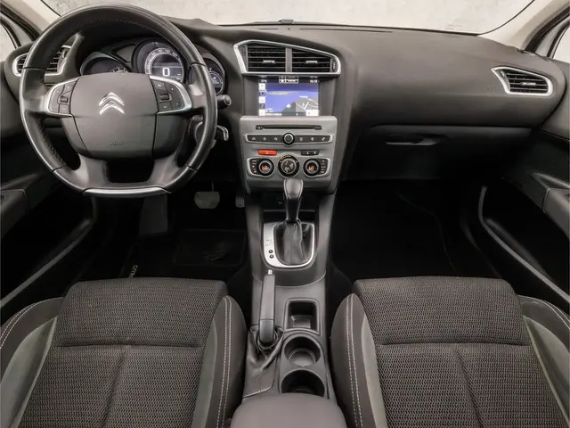 Citroën C4 1.2 PureTech Sport 2016 Benzine 6