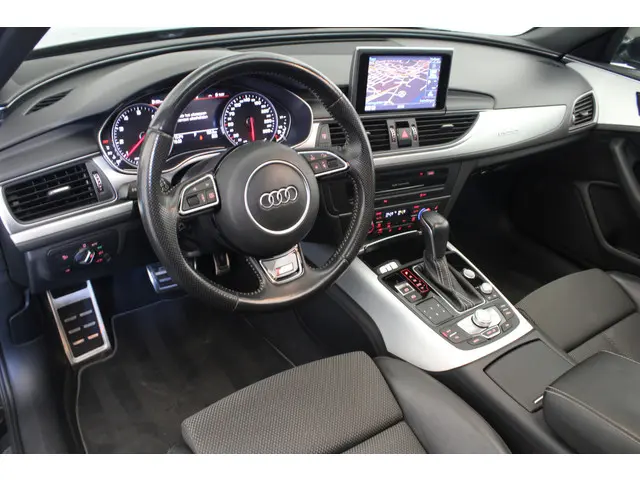 Audi A6 Avant 2.0 TFSI quattro Sport Edition 2015 Benzine 12