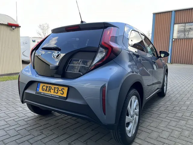 Toyota Aygo X 1.0 VVT-i S-CVT Puls 2024 Benzine 4