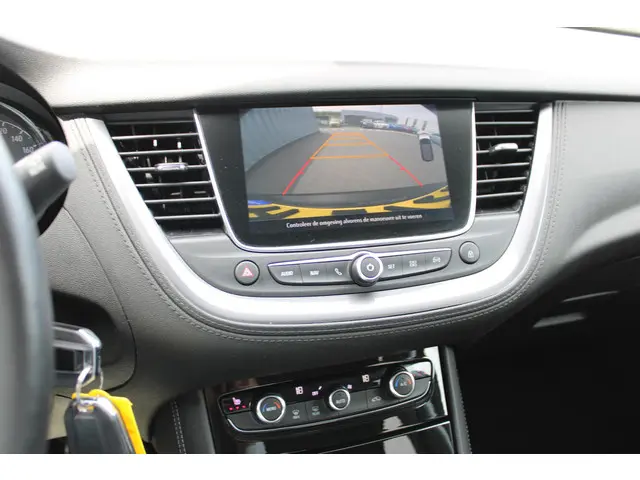 Opel Grandland X 1.2T 130 INNOVATION 2019 Benzine 26