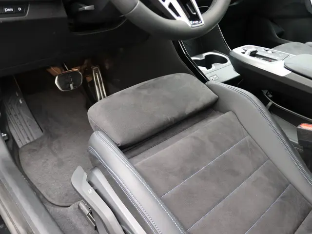 BMW X1 xDrive25e 2025 Hybride Benzine 11