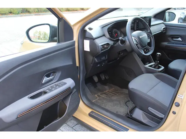 Dacia Sandero Stepway TCe 100 ECO-G Up&Go 2025 Benzine 3