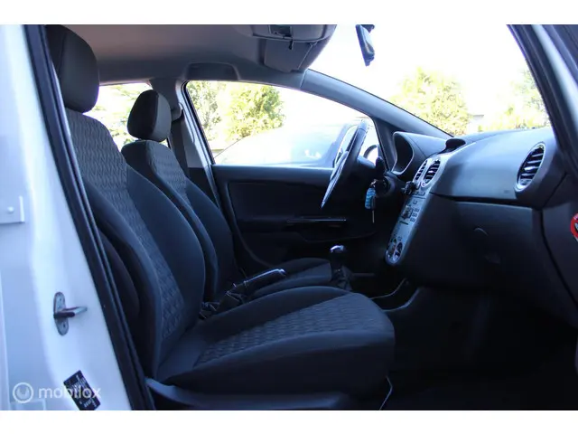 Opel Corsa 1.2 EcoFlex Design Edition 2013 Benzine 12