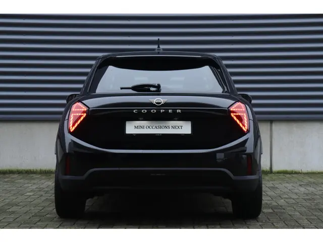 MINI 5-Deurs Cooper C 2024 Benzine 4