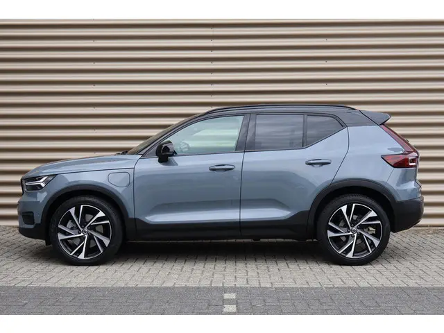 Volvo XC40 T5 Recharge R-Design 2020 Hybride Benzine 8
