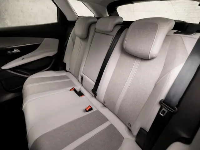 Peugeot 3008 1.2 PureTech Crossway 2019 Benzine 14