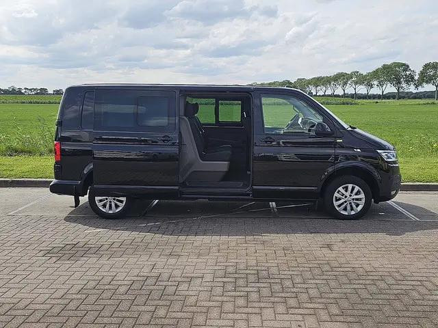 Volkswagen Transporter 2.0 TDI 2021 Diesel 14