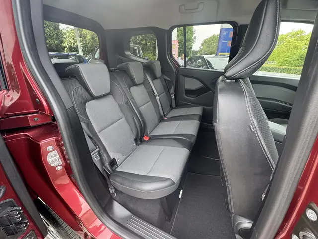 Renault Kangoo 1.3 TCe 130 2023 Benzine 17