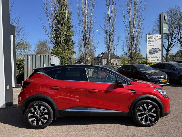 Renault Captur 1.3 TCe 140pk EDC Techno!! 2024 Benzine 4