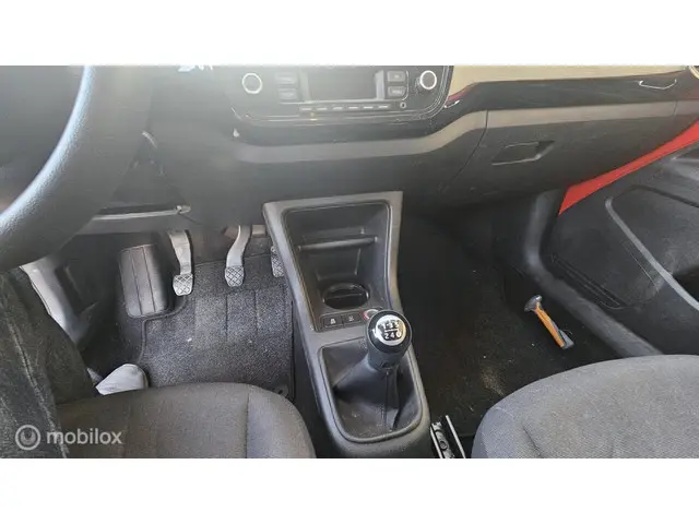 Volkswagen up! 1.0 BMT up! beats 2016 Benzine 12