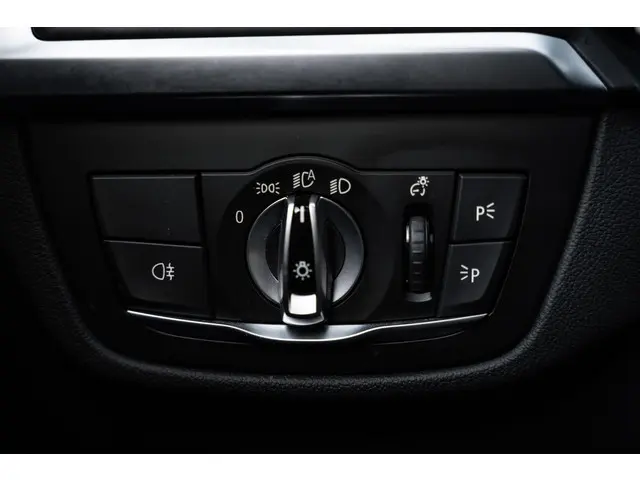 BMW X4 xDrive20i High Executive 2022 Benzine 32