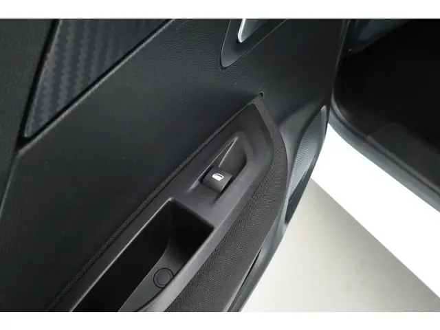 Peugeot 2008 1.2 PureTech Active 2021 Benzine 30