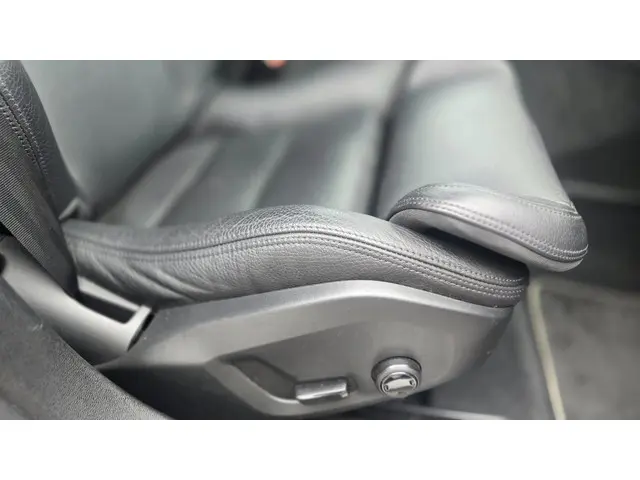 Volvo S60 2.0 T4 R-Design 2020 Benzine 14