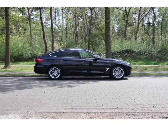 BMW 3 Serie GT 320i High Executive 2020 Benzine 6