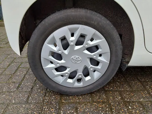 Toyota Aygo 1.0 VVT-i x-play 2019 Benzine 20