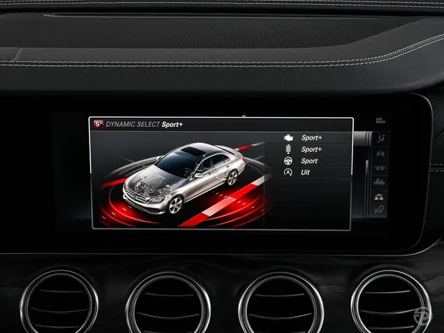 Mercedes-Benz E-Klasse 220 d Prestige 2015 Diesel 28