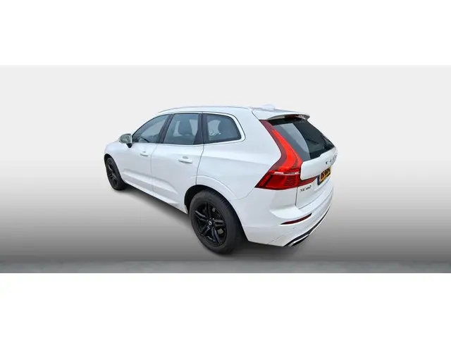 Volvo XC60 2.0 T5 AWD R-Design 2017 Benzine 3