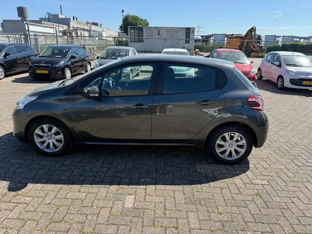 Peugeot 208 1.2 VTi Envy 2013 Benzine 4