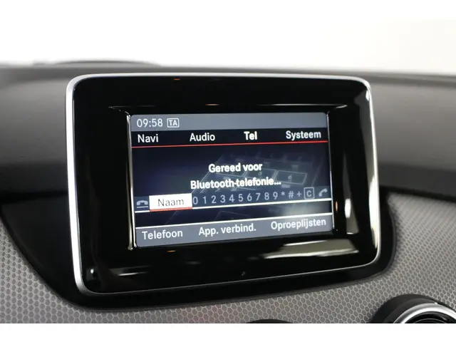 Mercedes-Benz B-Klasse 220 4Matic Ambition 2015 Benzine 25