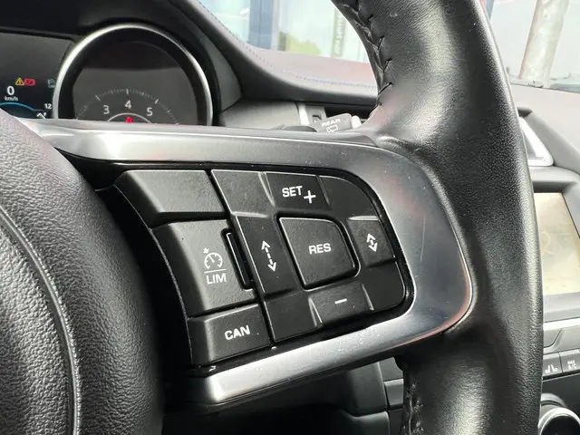 Jaguar E-PACE 2.0 P250 AWD R-Dynamic 2019 Benzine 26