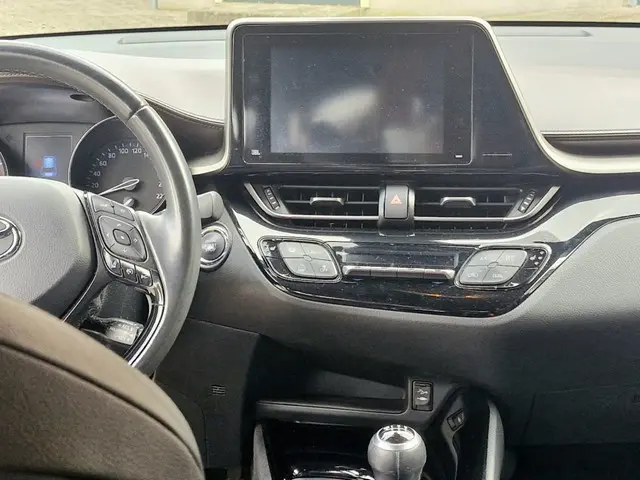 Toyota C-HR veel opties limited edition 2016 Benzine 29