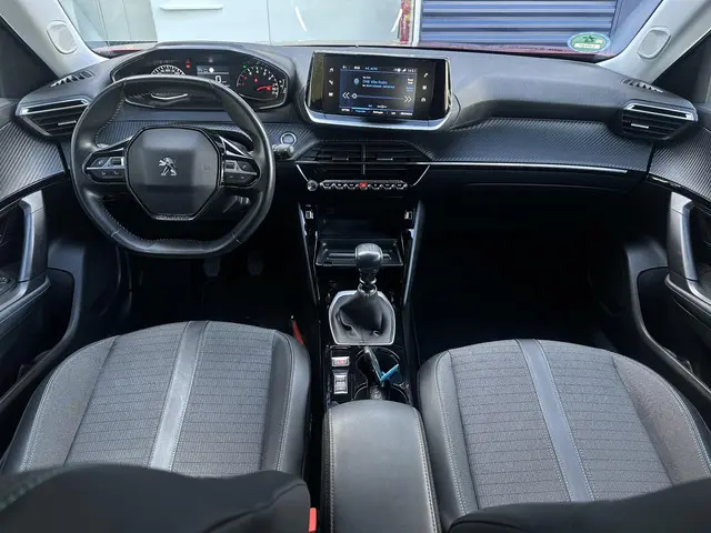 Peugeot 2008 1.2 PureTech 130pk Allure 2021 Benzine 14