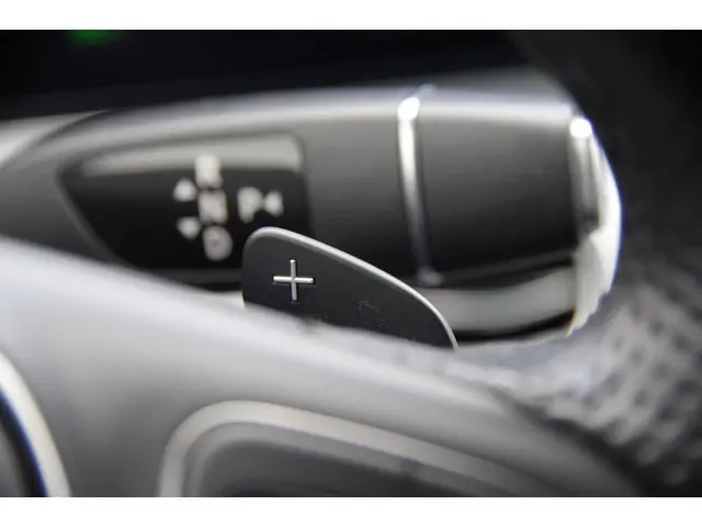 Mercedes-Benz E-Klasse 200 Prestige 2017 Benzine 20