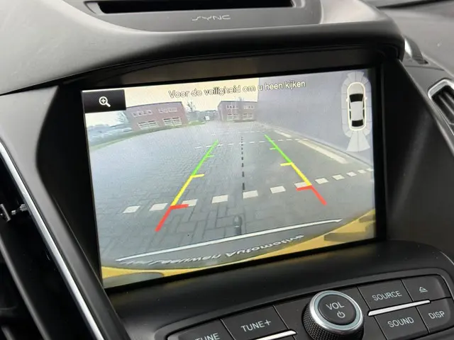 Ford C-MAX 1.5 Titanium 2015 Benzine 32