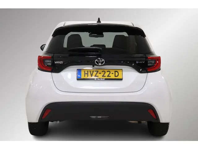 Toyota Yaris 1.5 Hybrid 115 Dynamic, 2025 Hybride Benzine 4
